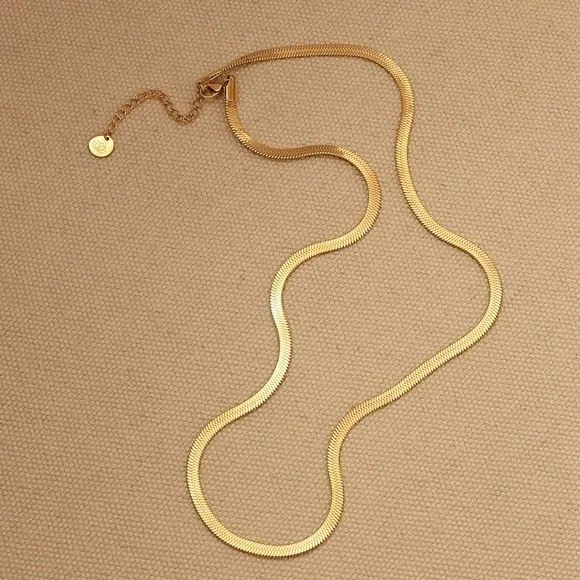 Inner Harmoni 18K Gold Plated NEW Herringbone Elegant Gold Necklace - Picture 1 of 3